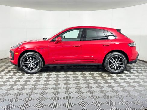 Certified 2026 Porsche Macan AWD/4WD image 2