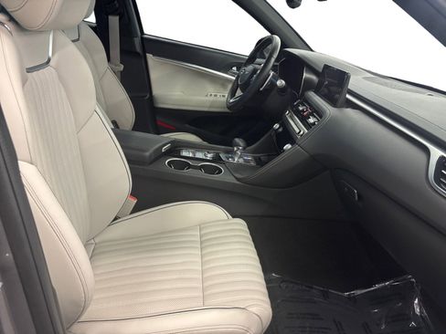 Used 2025 Genesis G70 3.3T Advanced AWD/4WD image 15