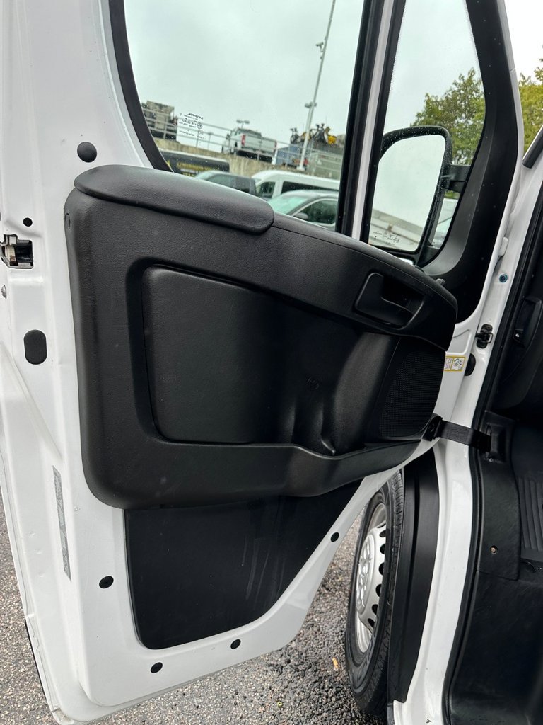 Used 2024 RAM ProMaster 2500 w/ Convenience Group FWD image 8