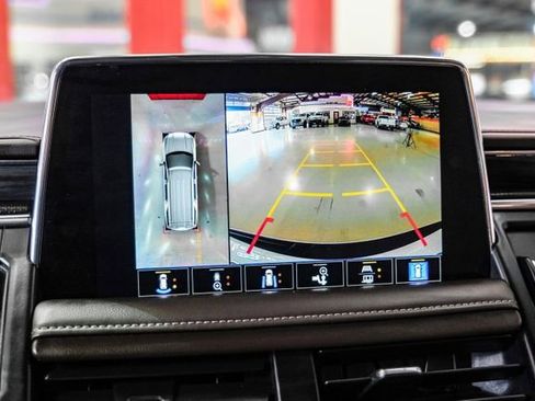 Used 2022 GMC Yukon XL SLT w/ SLT Premium Package image 21