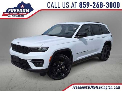 Used 2023 Jeep Grand Cherokee Altitude AWD/4WD image 1