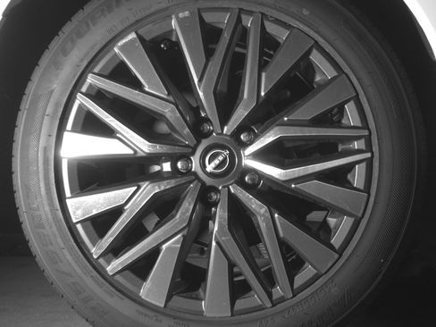 Used 2025 Nissan Altima 2.5 SV FWD image 15