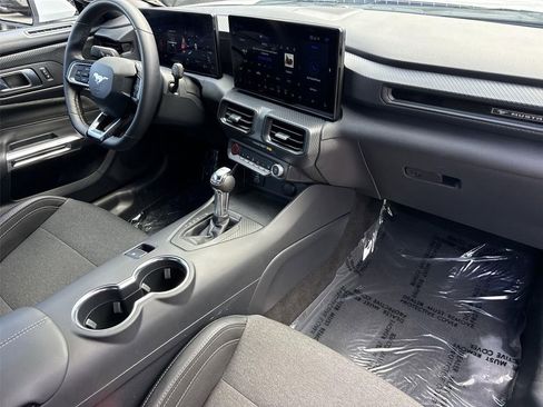 Used 2025 Ford Mustang Coupe RWD image 25