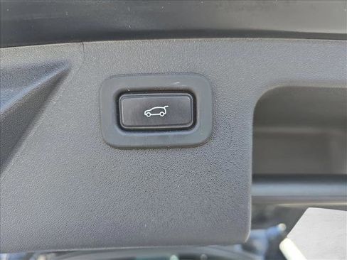 Used 2021 Land Rover Discovery Sport S image 13