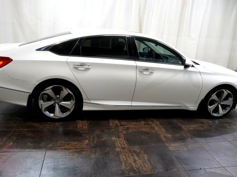 Used 2019 Honda Accord Touring image 4