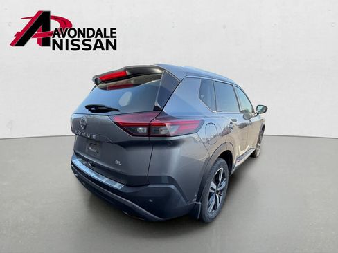 Used 2023 Nissan Rogue SL w/ SL Premium Package FWD image 3
