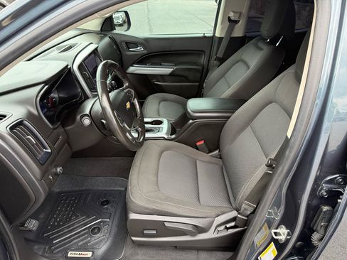 Used 2019 Chevrolet Colorado LT w/ LT Convenience Package RWD image 12