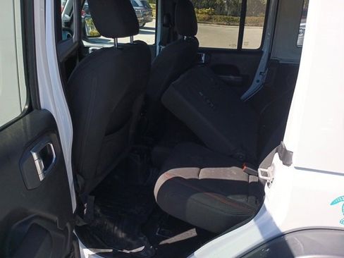 Certified 2023 Jeep Wrangler Unlimited Rubicon image 3