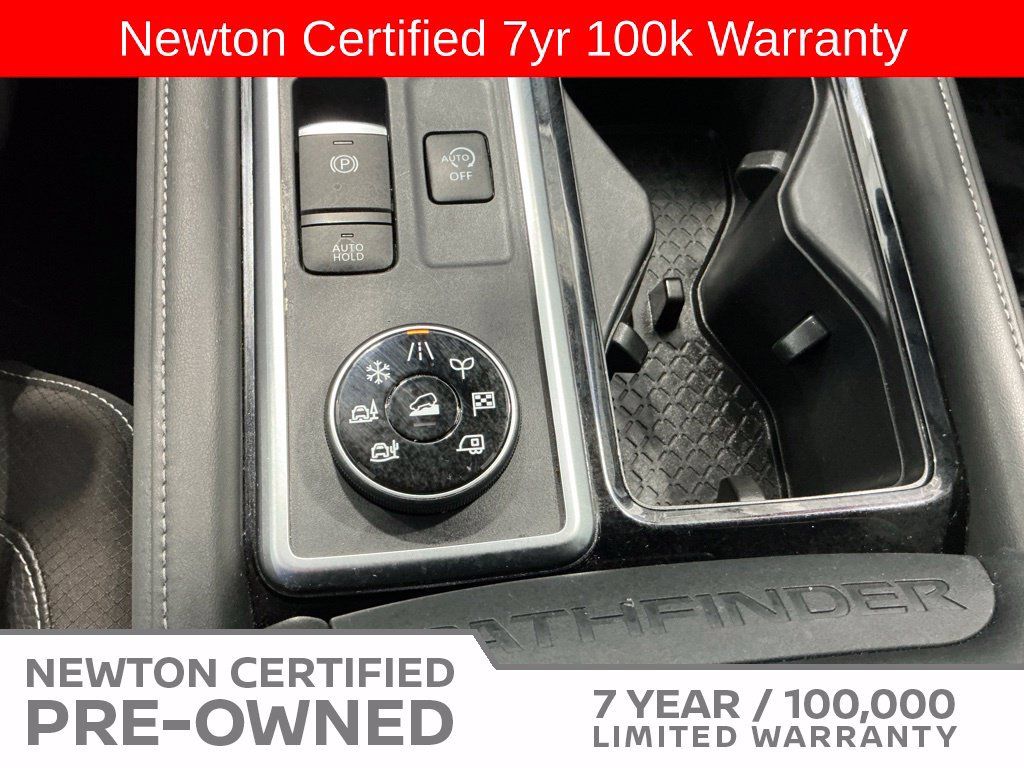 Used 2024 Nissan Pathfinder SL AWD/4WD image 10