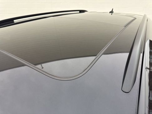 Used 2021 Volkswagen Tiguan SE R-Line image 35