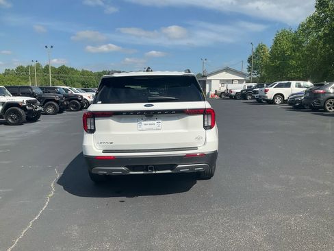 New 2026 Ford Explorer Active w/ Active Comfort Package RWD image 6
