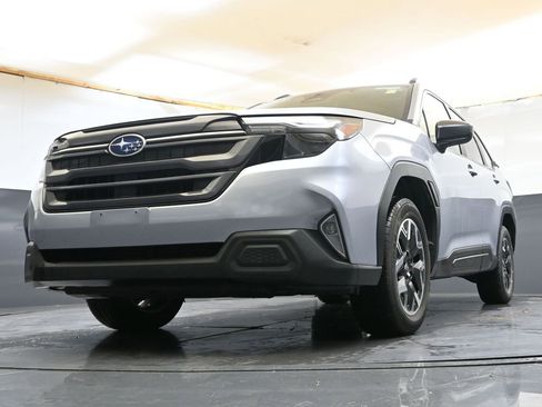 Certified 2025 Subaru Forester Premium AWD/4WD image 39