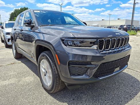New 2026 Jeep Grand Cherokee Laredo X AWD/4WD image 3