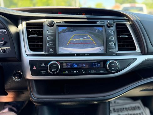 Used 2018 Toyota Highlander Limited AWD/4WD image 18