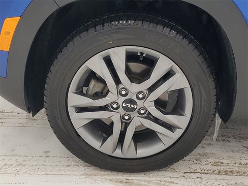 Certified 2022 Kia Seltos LX image 9