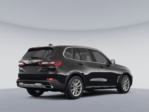 Used 2023 BMW X5 xDrive40i w/ M Sport Package image 3