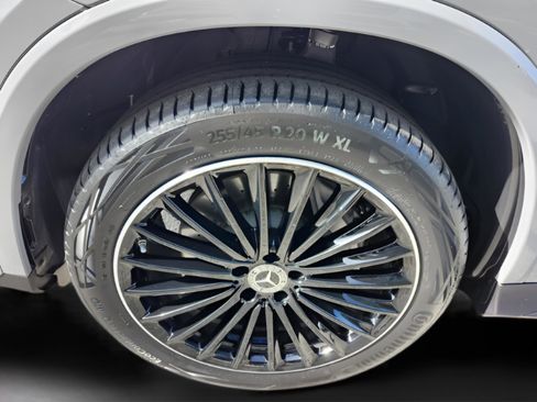 Certified 2025 Mercedes-Benz GLC 300 4MATIC image 40