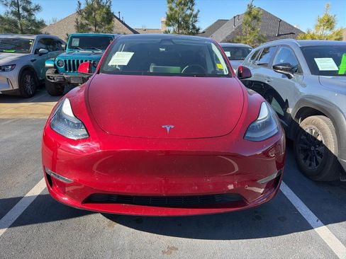 Used 2024 Tesla Model Y Long Range image 2