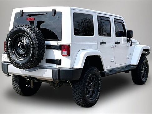 Used 2018 Jeep Wrangler Unlimited Sahara w/ Connectivity Group image 5