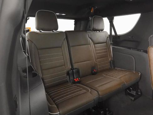 Used 2025 GMC Yukon XL Denali Ultimate image 25