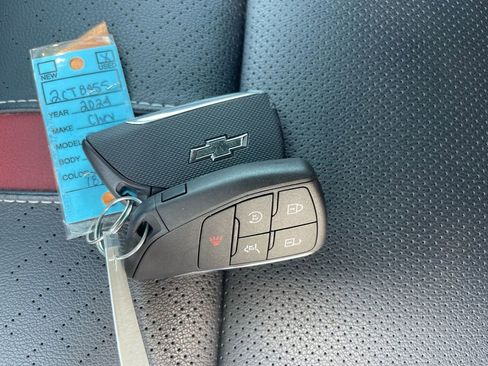 Used 2024 Chevrolet Traverse RS w/ LPO, Floor Liner Package image 40