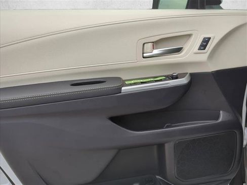 New 2026 Toyota Sienna Platinum image 10