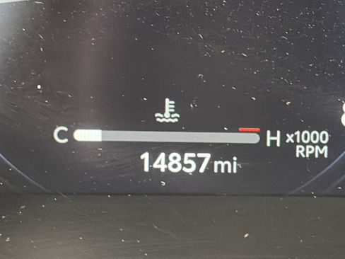 Used 2023 Toyota Highlander Platinum image 5