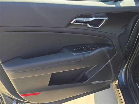 New 2026 Kia Sportage EX image 18