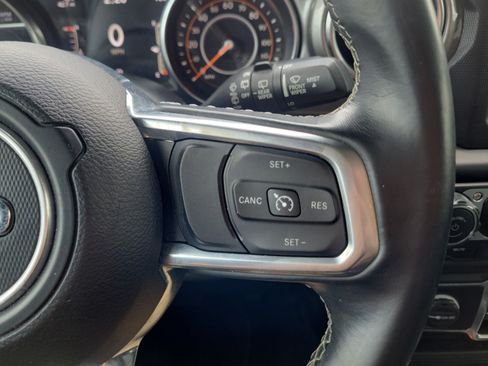 Used 2020 Jeep Wrangler Unlimited Sahara AWD/4WD image 29