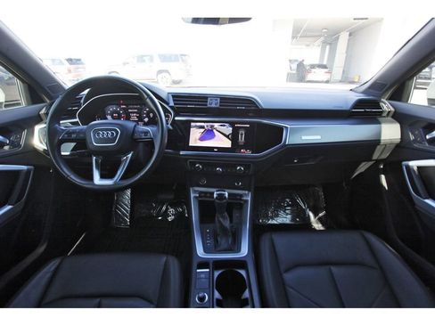 Used 2023 Audi Q3 2.0T Premium image 9