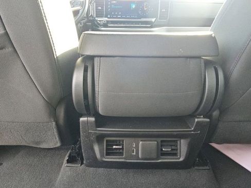 Used 2024 Chevrolet Silverado 1500 LT image 24