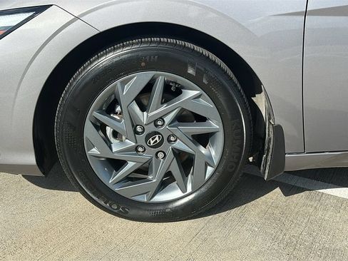 Used 2024 Hyundai Elantra SEL FWD image 6