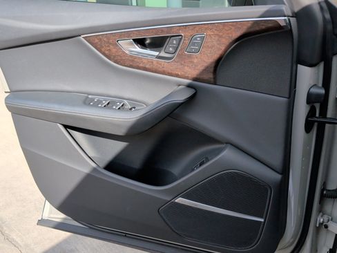 Certified 2022 Audi Q8 Premium Plus w/ Premium Plus Package image 29