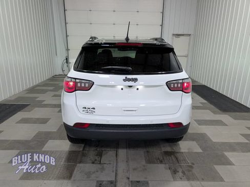 Used 2026 Jeep Compass Limited AWD/4WD image 3
