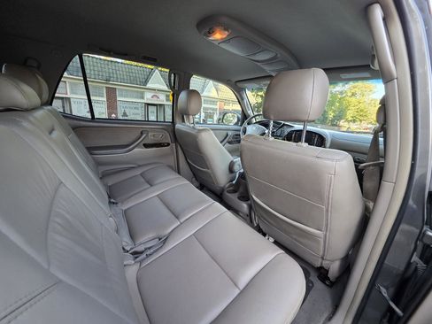 Used 2006 Toyota Sequoia SR5 image 26