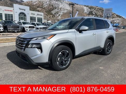 Used 2025 Nissan Rogue SV AWD/4WD image 8