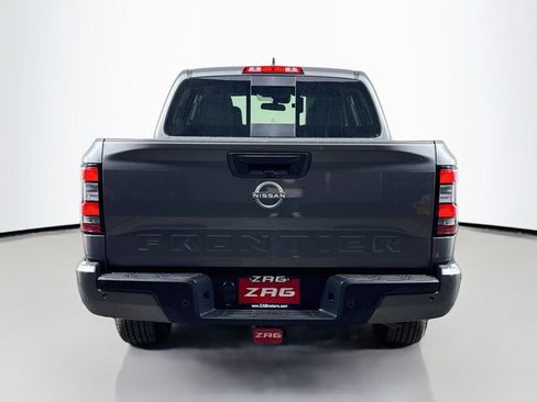 Used 2025 Nissan Frontier SV w/ SV Convenience Package RWD image 4