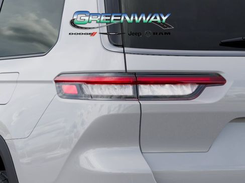 New 2026 Jeep Grand Cherokee L Limited w/ Limited Altitude Package RWD image 9