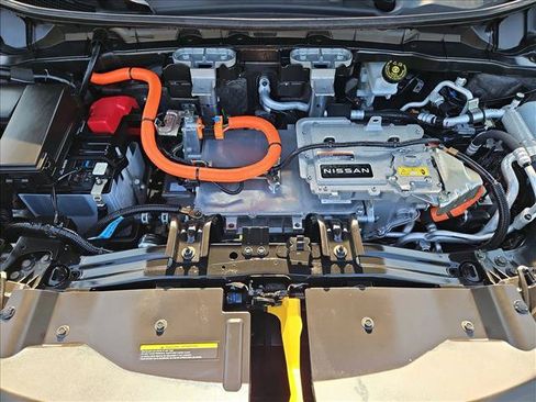 Used 2024 Nissan Ariya AWD image 25