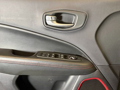 Used 2017 Jeep Compass Trailhawk w/ Navigation Group image 19