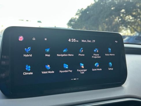 Used 2023 Hyundai Santa Fe SEL Premium image 16