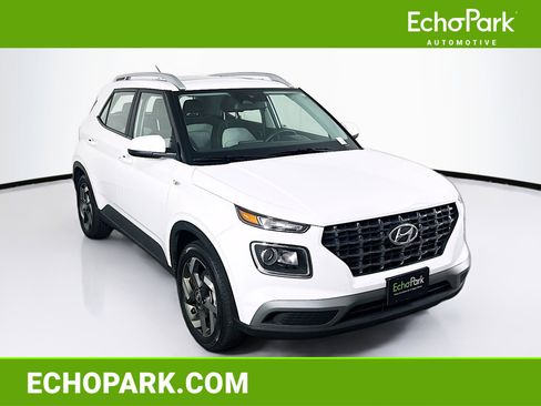 Used 2025 Hyundai Venue SEL FWD image 1