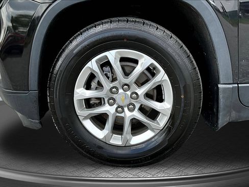 Used 2021 Chevrolet Traverse LS AWD/4WD image 33