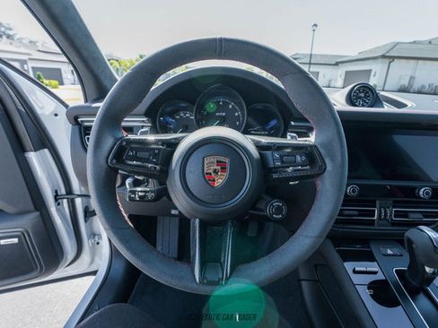 Used 2024 Porsche Macan GTS image 26