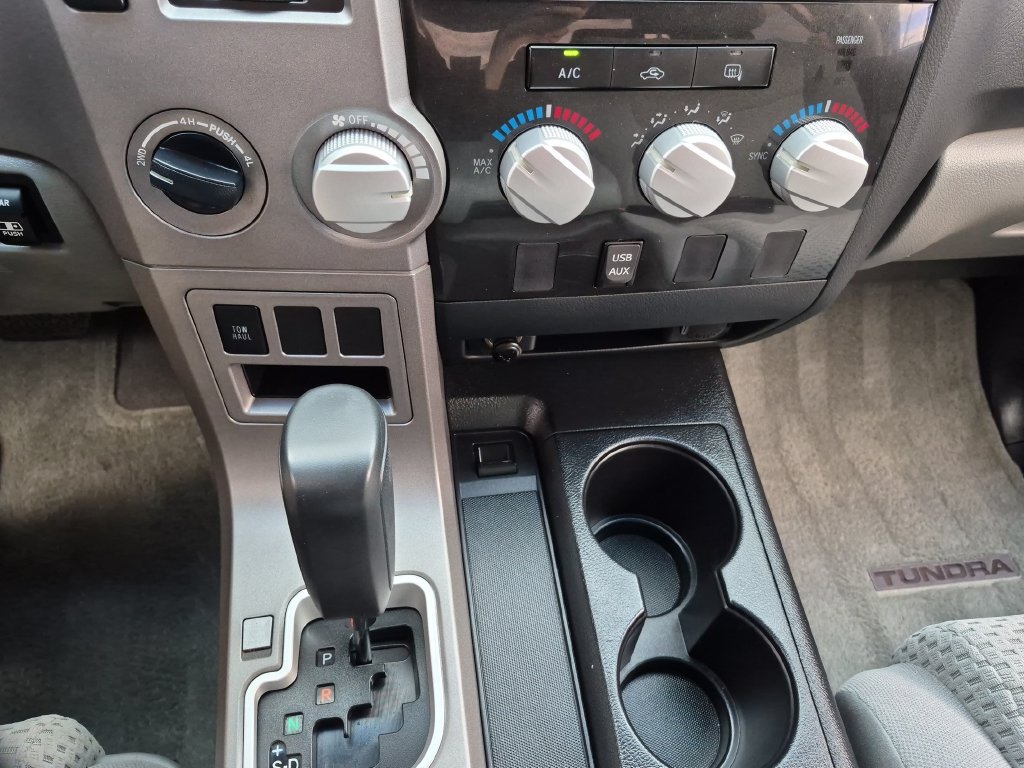 Used 2010 Toyota Tundra 4x4 Double Cab image 26