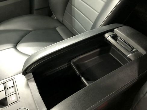 Used 2024 Toyota Highlander XLE image 27