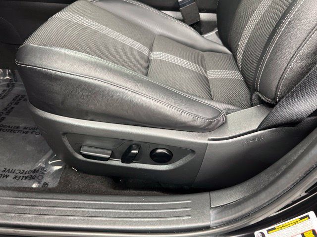 Used 2026 MAZDA CX-50 AWD 2.5 S w/ Preferred Pkg image 14