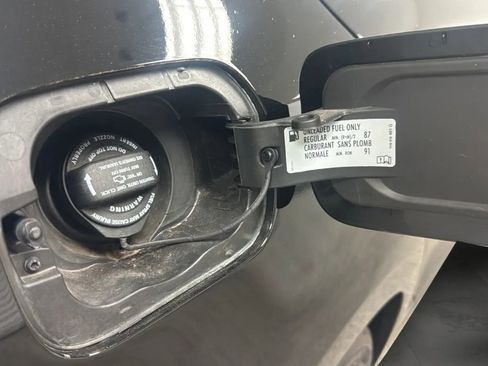 Used 2015 Volkswagen Jetta SEL FWD image 34
