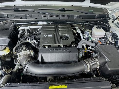 Used 2023 Nissan Frontier PRO-4X w/ Pro Convenience Package image 9