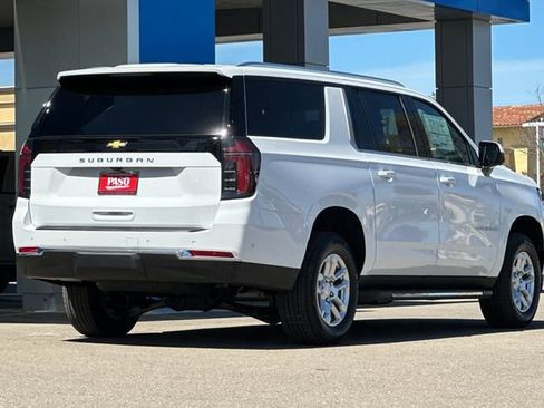 New 2026 Chevrolet Suburban LS image 5